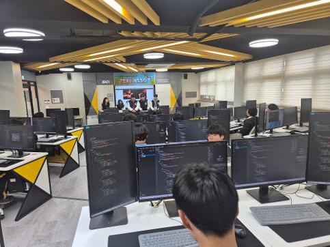 [2025.10.23] 근명에서 게임하자